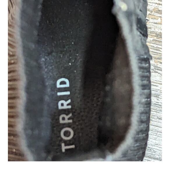 Torrid Women's Black Fabric Upper Block Heel Pointed Toe Ankle Boot Size 10 WW - Picture 6 of 7